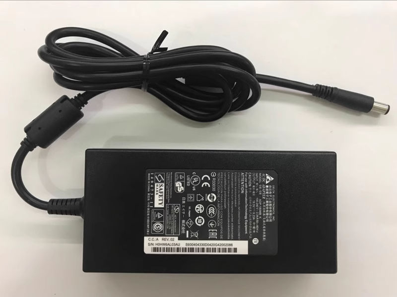 デルタ ADP-180MB K 19.5V 9.23A AC - Laptop Charger のレビューと価格